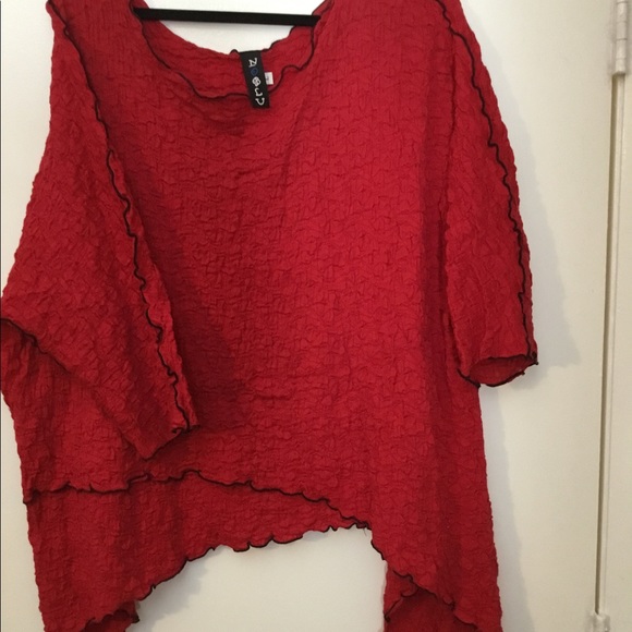 Beautiful red top with black Decorative stitching - Picture 2 of 2